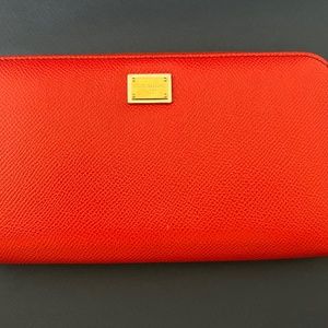 NWT Authentic Dolce&Gabbana Red Leather Zip Wallet